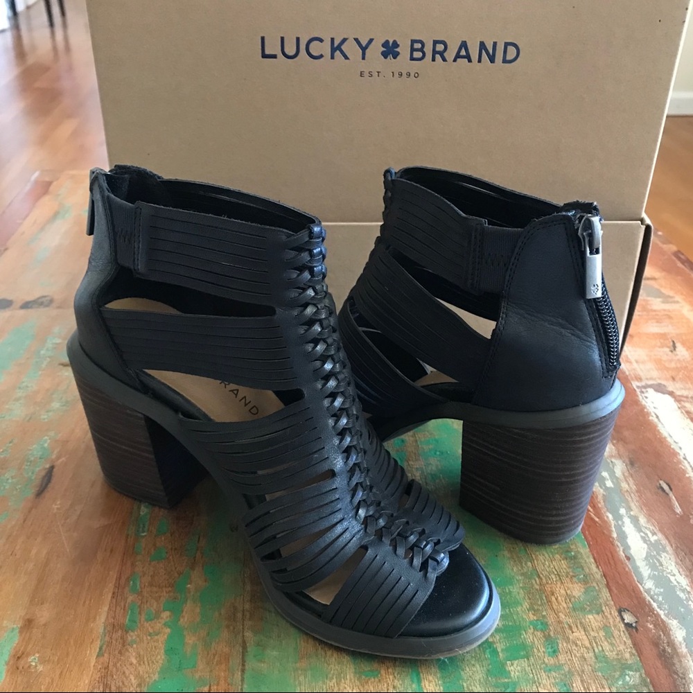 Lucky brand size 6 black leather chunky heel